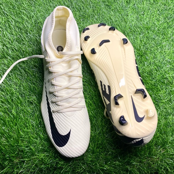 New Nike Soccer Cleats Size 11.5 Mens - Picture 5 of 5